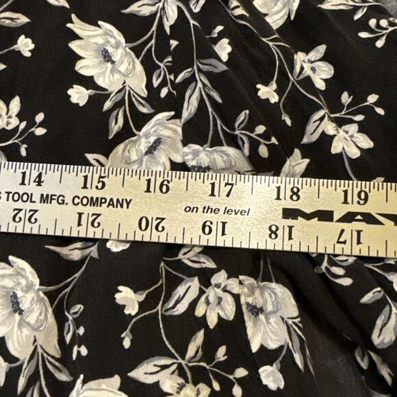 Women's Old Navy 100%Rayon Black Ivory Boho & Festival Soft Flowy Blouse size L - Picture 3 of 7